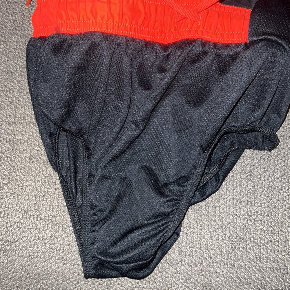 Boy's Nike swim trunks - Large - Blk/Orange - Picture 7 of 7